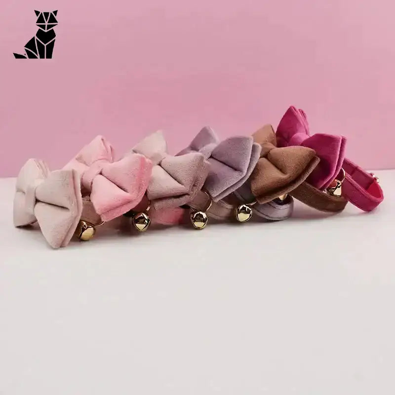 Elegancka Kokardka dla Kota z Dzwoneczkiem