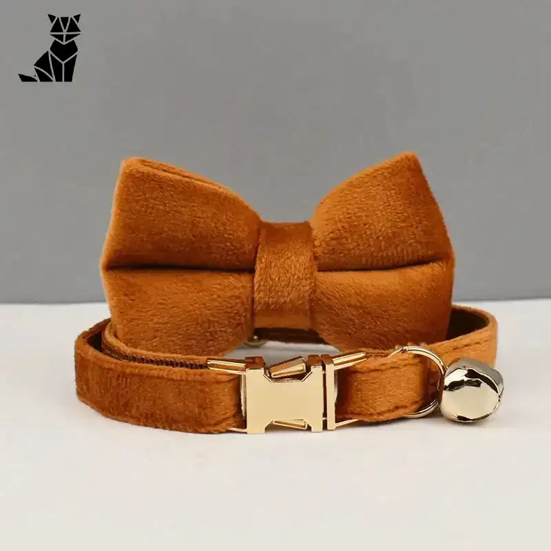 Stylowy Pasek dla Kota z Dzwoneczkiem l / s For Neck 16-26cm