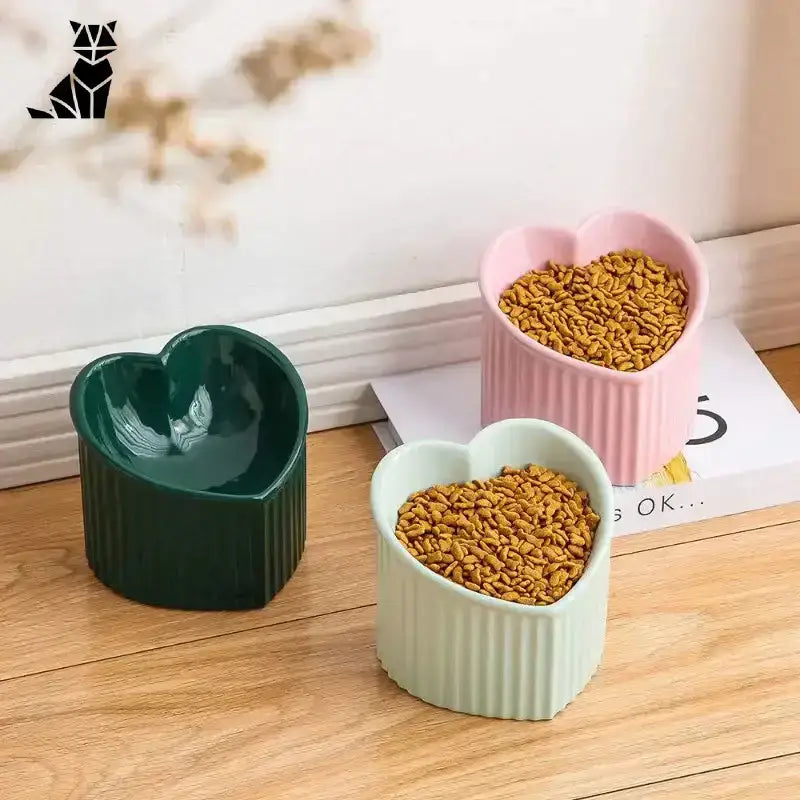 Ceramiczna Miska dla Kota - Stylowa i Funkcjonalna Trzy w Kształcie Serca Ceramika
