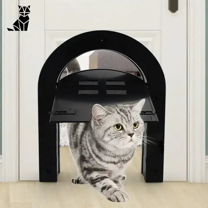 Drzwi dla Kota w ścianie – Komfort i Swoboda Black Szary Pręgowany Kot