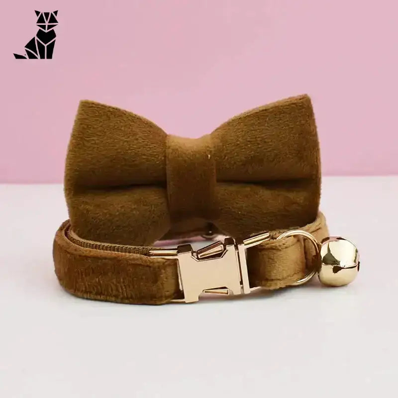 Kokardka dla Kota z Dzwoneczkiem Elegancka d / 16-26cm Brązowy Aksamit Zwierzak