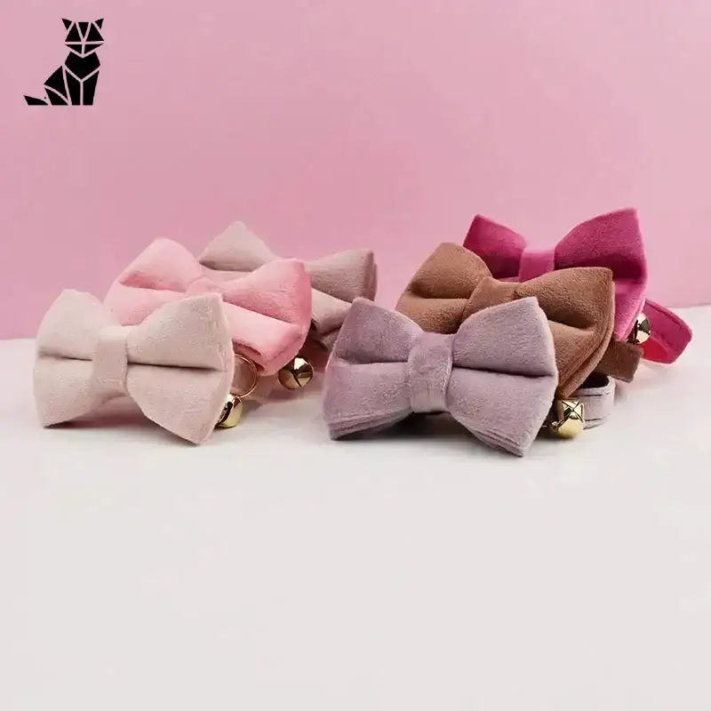 Kokardka dla Kota z Dzwoneczkiem Elegancka Kolekcja Kolorowy Aksamit