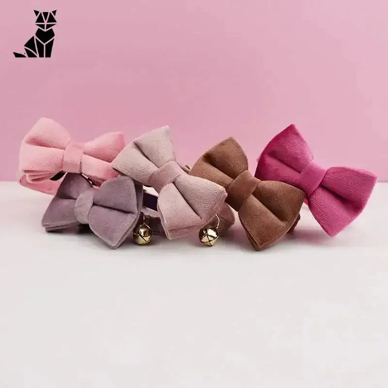 Kokardka dla Kota z Dzwoneczkiem Elegancka Kolekcja Pięć Aksamit