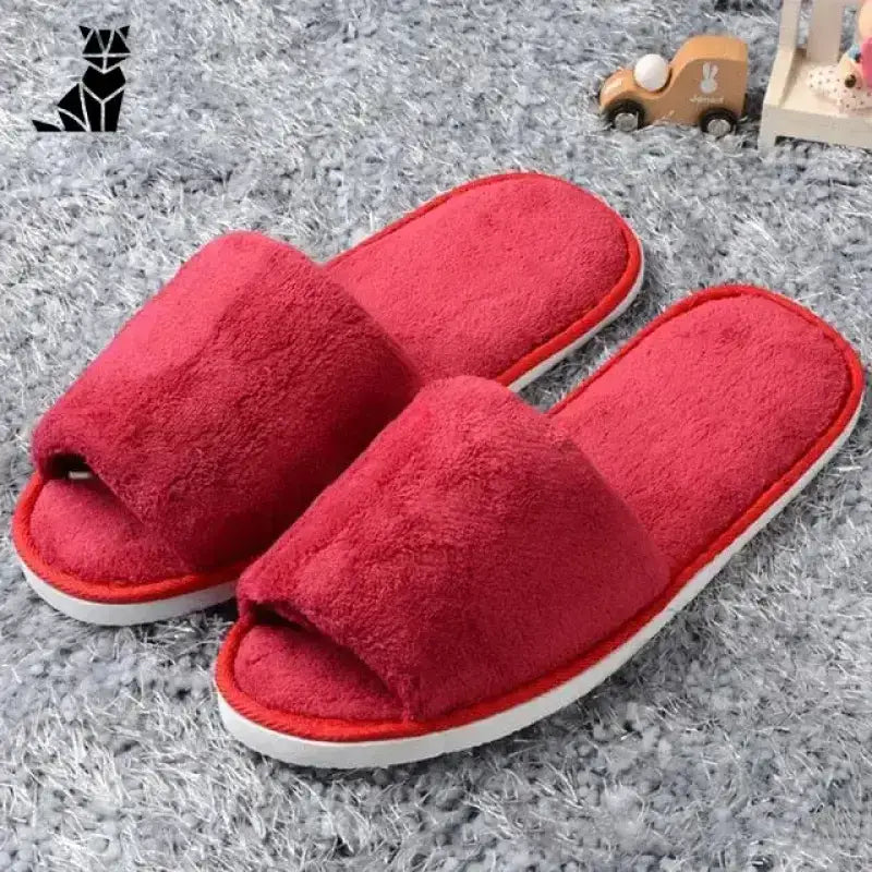 Wygodne Damskie Kapcie na Każdą Porę Roku Czerwony / 36-39 Para Plusz Czerwony